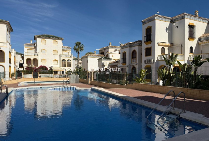 Wiederverkauf - WOHNUNG -
TORREVIEJA - Cañada Del Molino