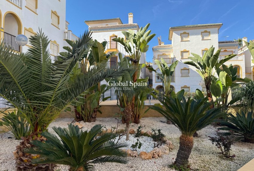 Wiederverkauf - WOHNUNG -
TORREVIEJA - Cañada Del Molino