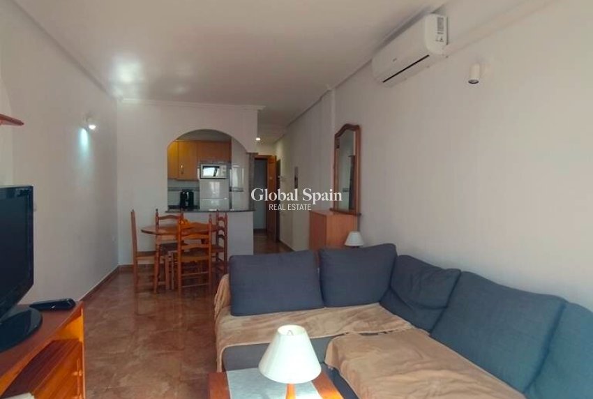 Wiederverkauf - WOHNUNG -
TORREVIEJA - CASCO URBANO
