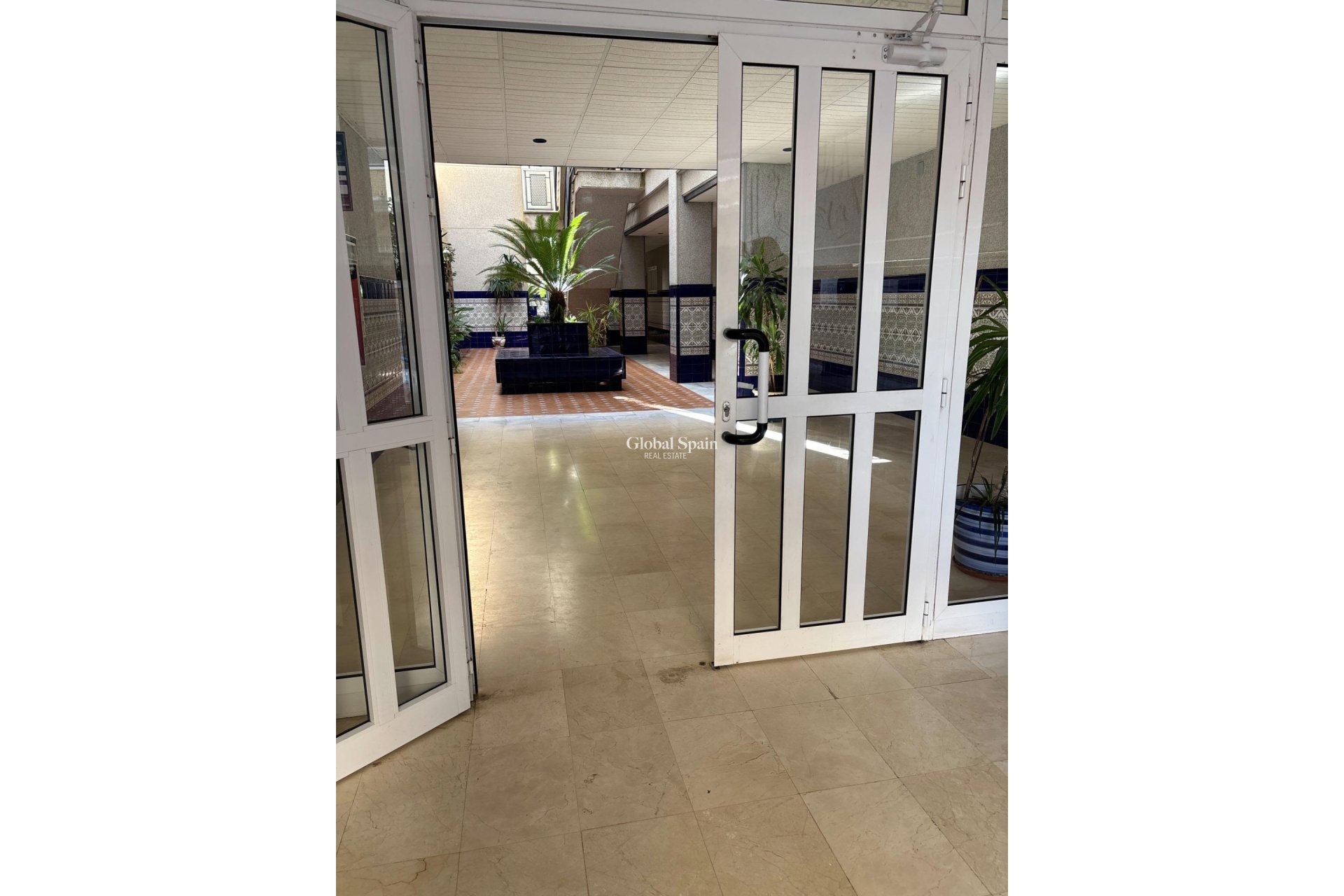 Wiederverkauf - WOHNUNG -
TORREVIEJA - Center