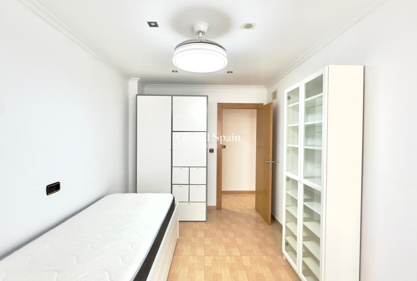 Wiederverkauf - WOHNUNG -
TORREVIEJA - Center