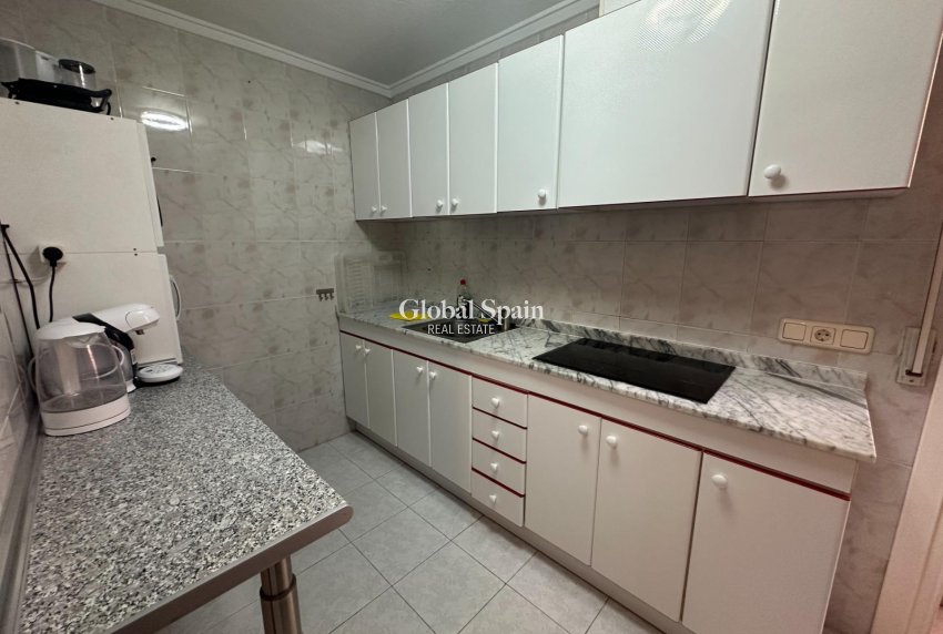 Wiederverkauf - WOHNUNG -
TORREVIEJA - Center