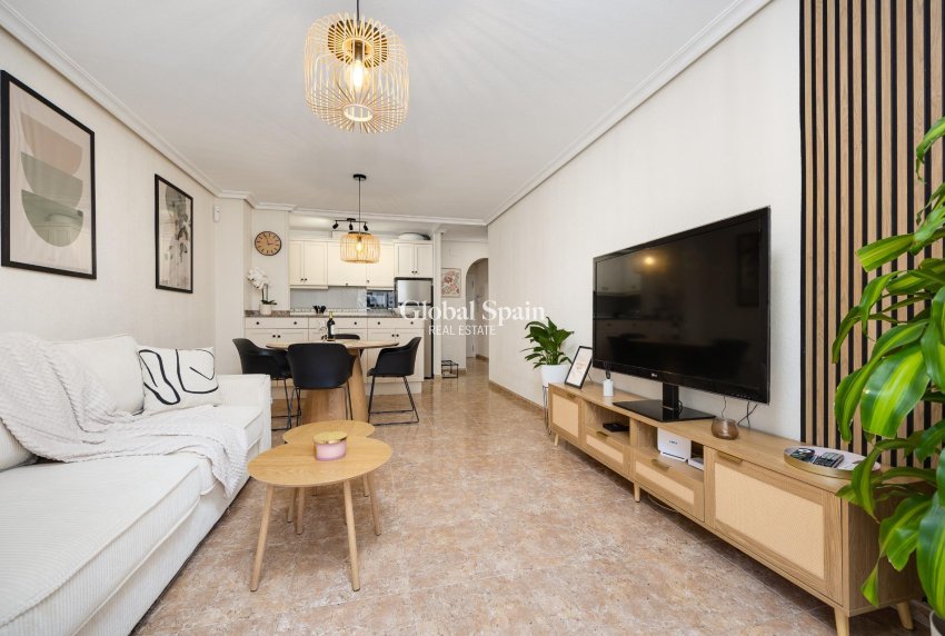 Wiederverkauf - WOHNUNG -
TORREVIEJA - Center