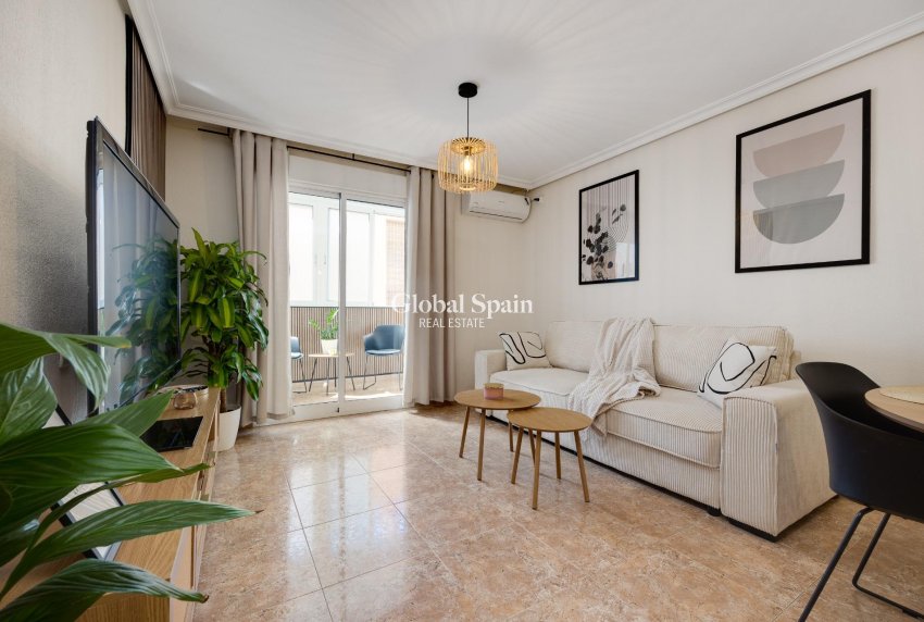 Wiederverkauf - WOHNUNG -
TORREVIEJA - Center