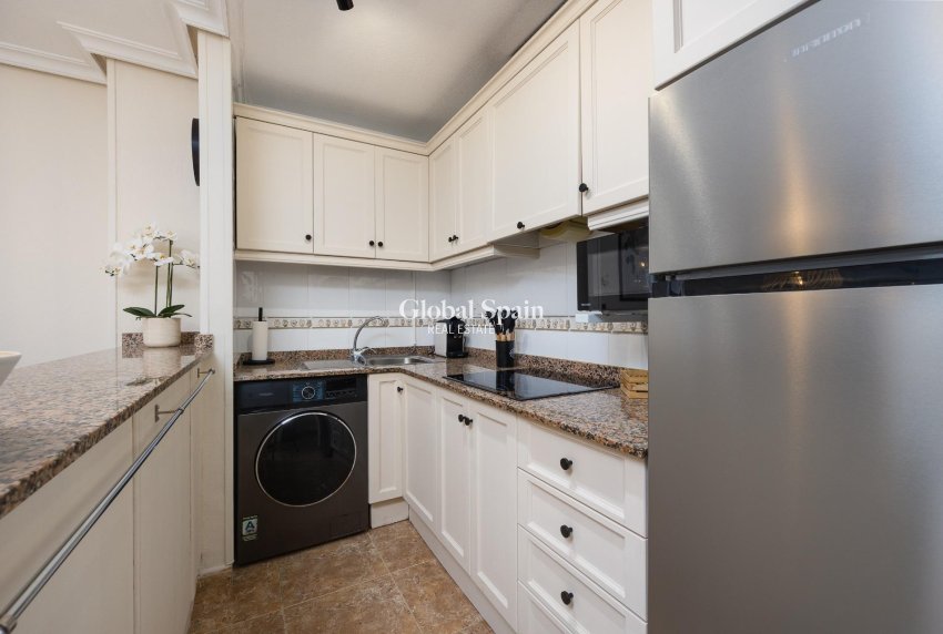 Wiederverkauf - WOHNUNG -
TORREVIEJA - Center