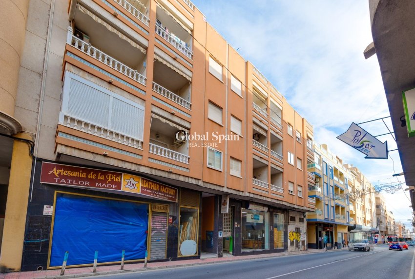 Wiederverkauf - WOHNUNG -
TORREVIEJA - Center