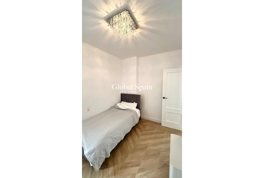 Wiederverkauf - WOHNUNG -
TORREVIEJA - Center