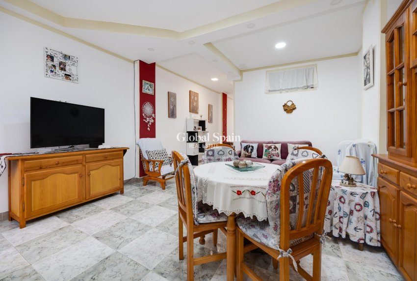 Wiederverkauf - WOHNUNG -
TORREVIEJA - Center