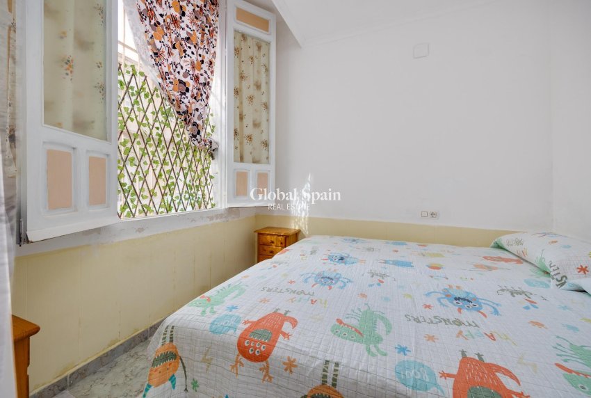 Wiederverkauf - WOHNUNG -
TORREVIEJA - Center