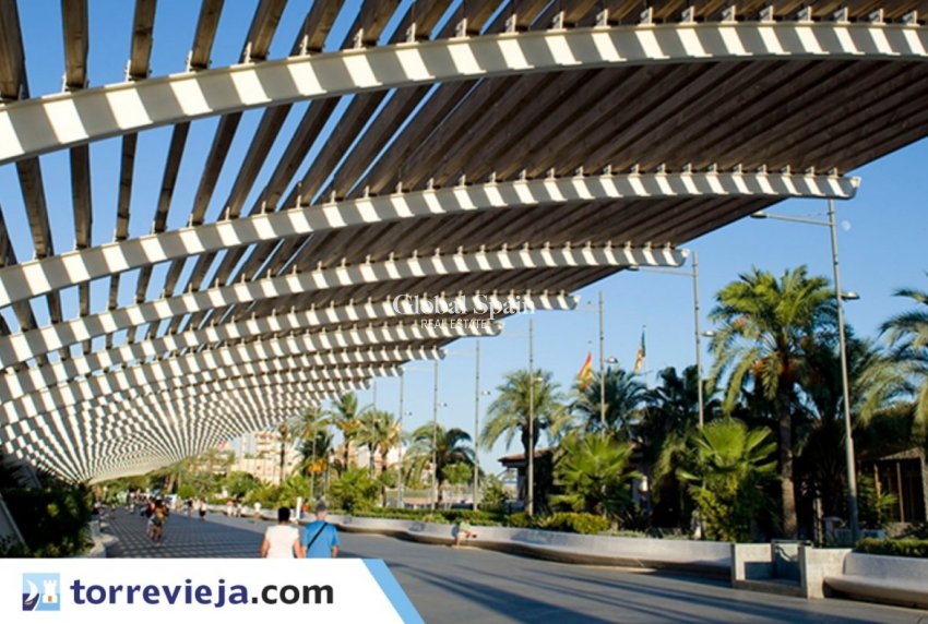 Wiederverkauf - WOHNUNG -
TORREVIEJA - Center