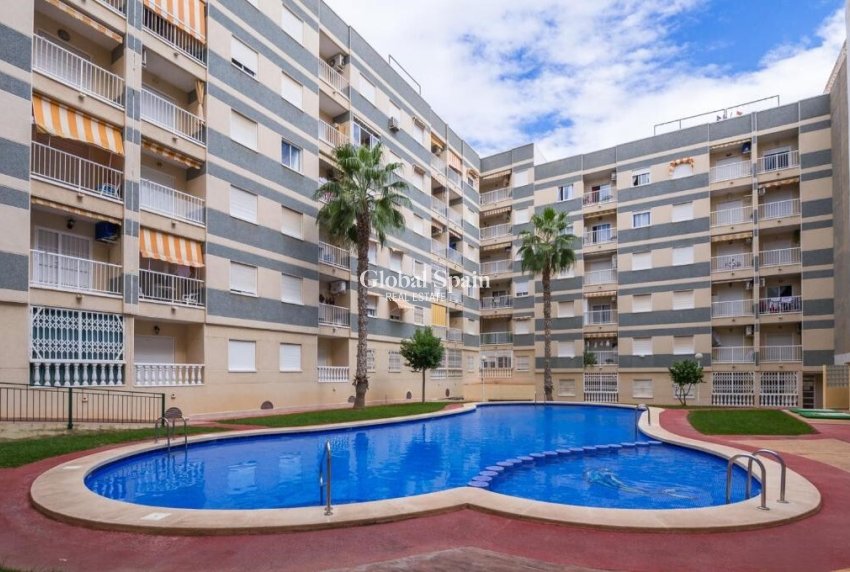 Wiederverkauf - WOHNUNG -
TORREVIEJA - Center