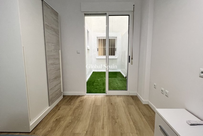 Wiederverkauf - WOHNUNG -
TORREVIEJA - Center