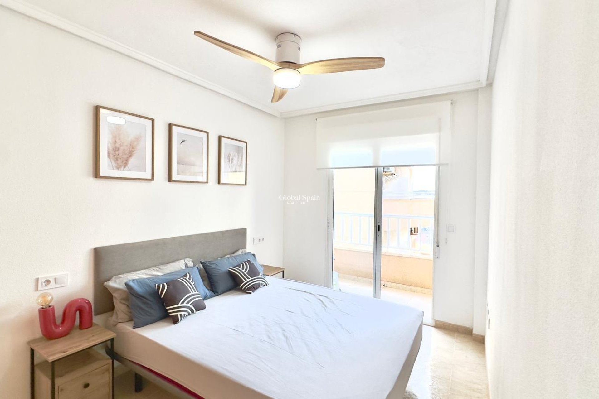 Wiederverkauf - WOHNUNG -
TORREVIEJA - Center