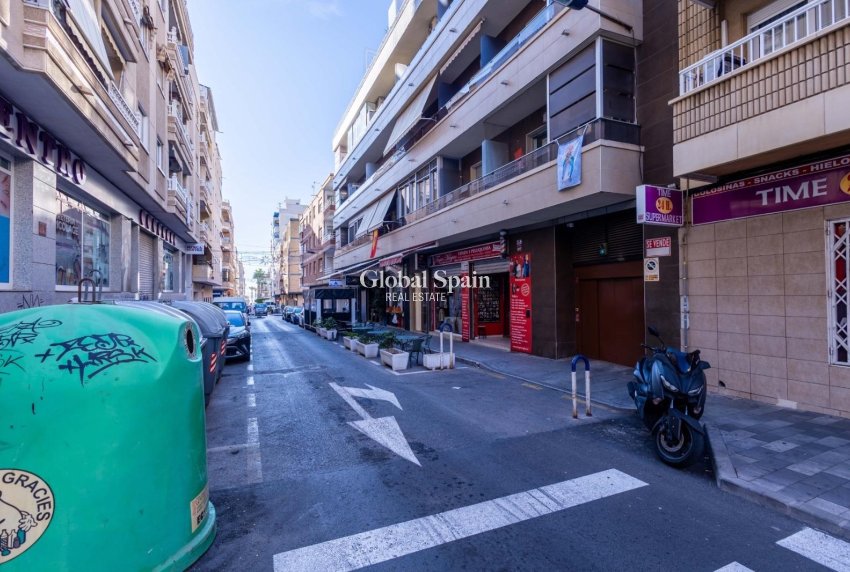 Wiederverkauf - WOHNUNG -
TORREVIEJA - Center