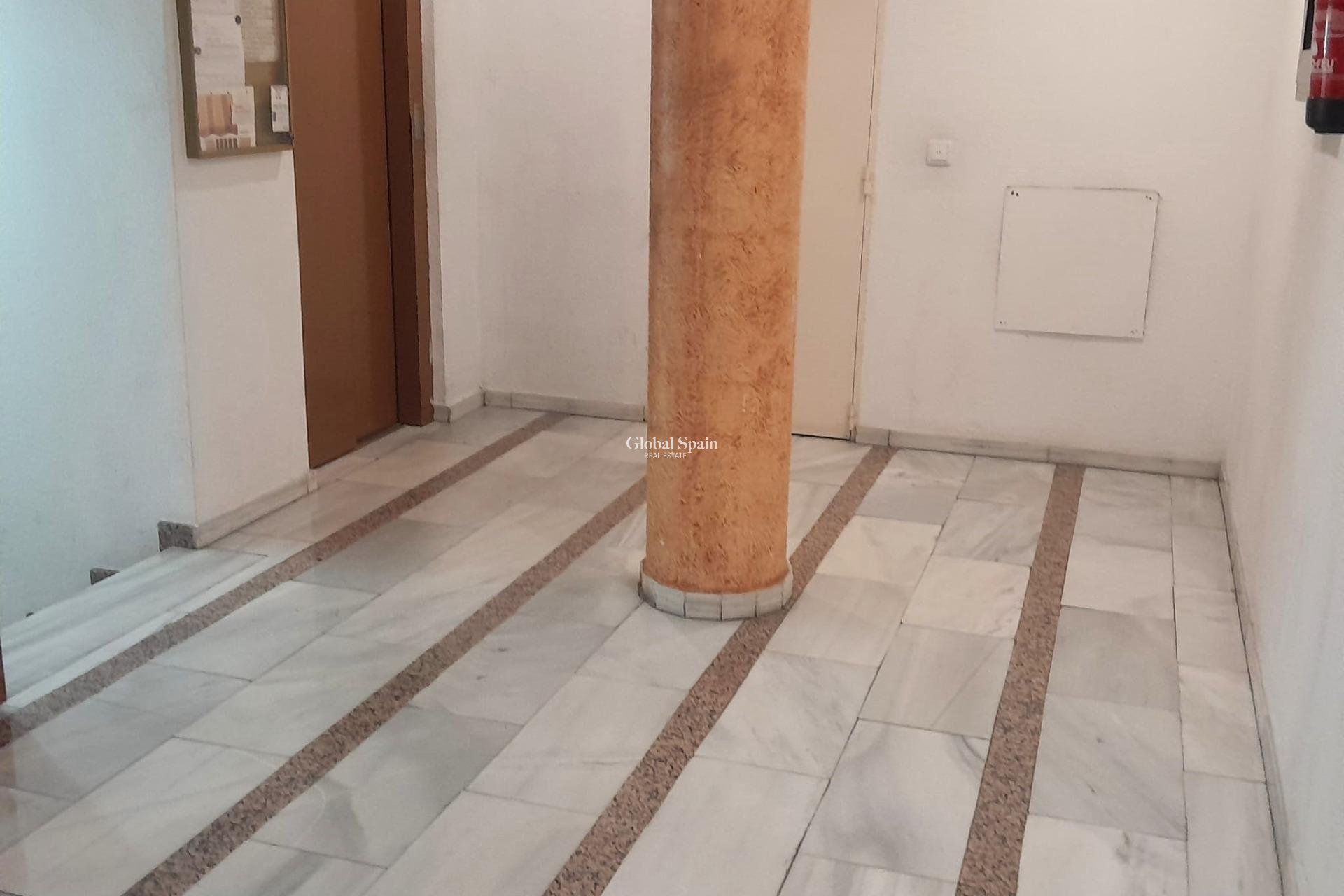 Wiederverkauf - WOHNUNG -
TORREVIEJA - Center