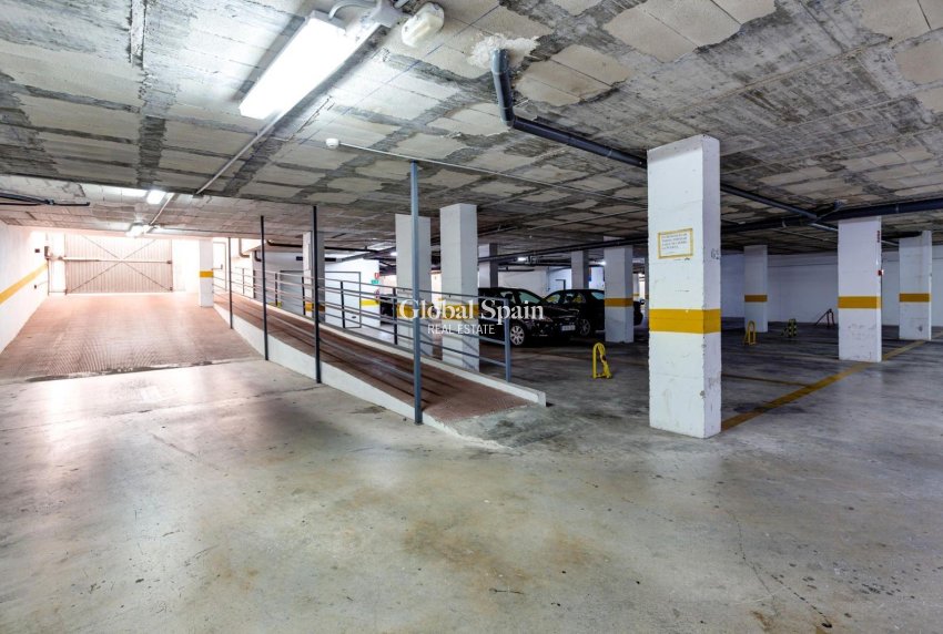 Wiederverkauf - WOHNUNG -
TORREVIEJA - Center