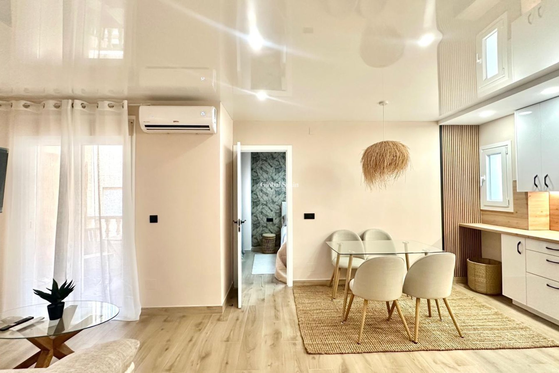 Wiederverkauf - WOHNUNG -
TORREVIEJA - Center