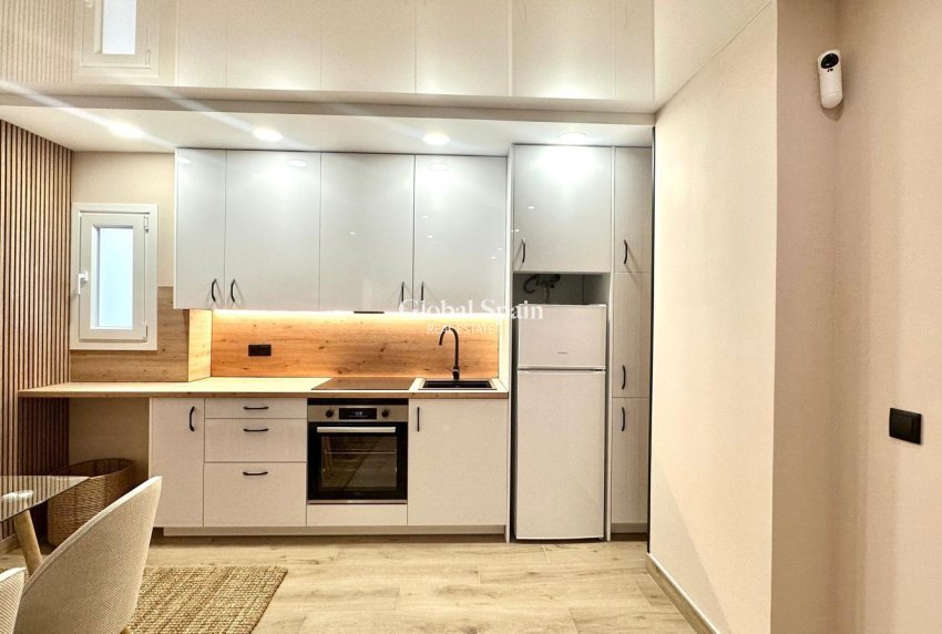 Wiederverkauf - WOHNUNG -
TORREVIEJA - Center