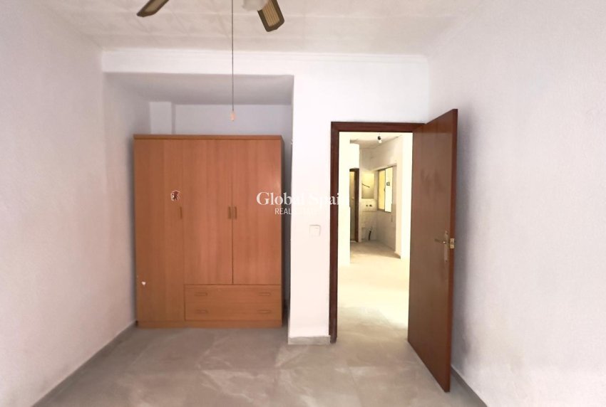 Wiederverkauf - WOHNUNG -
TORREVIEJA - Center