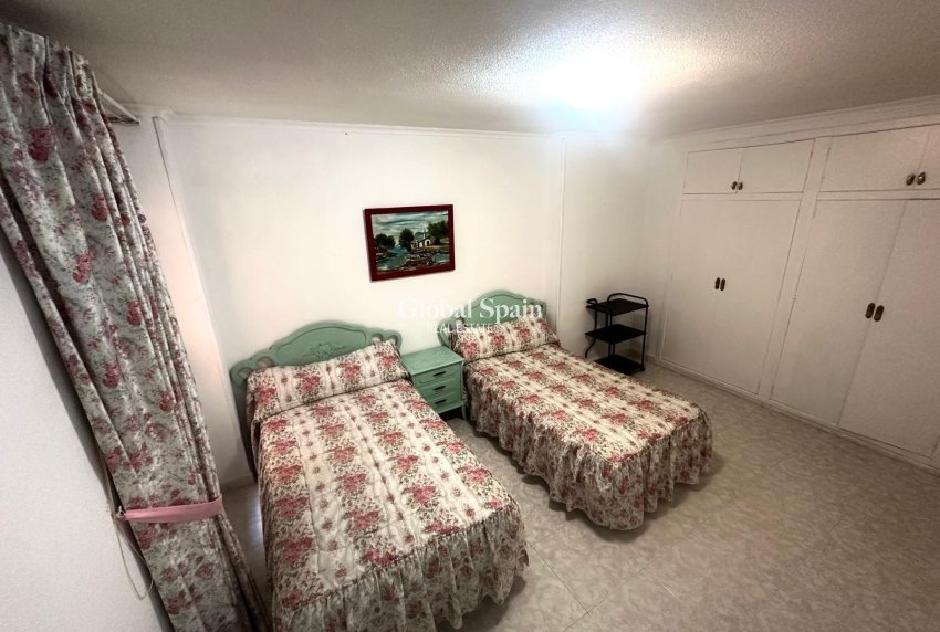 Wiederverkauf - WOHNUNG -
TORREVIEJA - Center