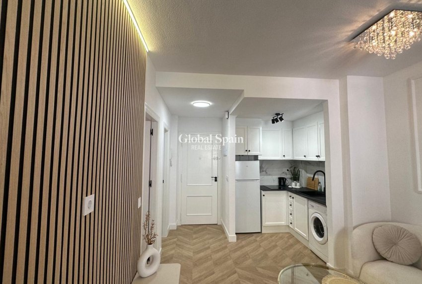 Wiederverkauf - WOHNUNG -
TORREVIEJA - Center