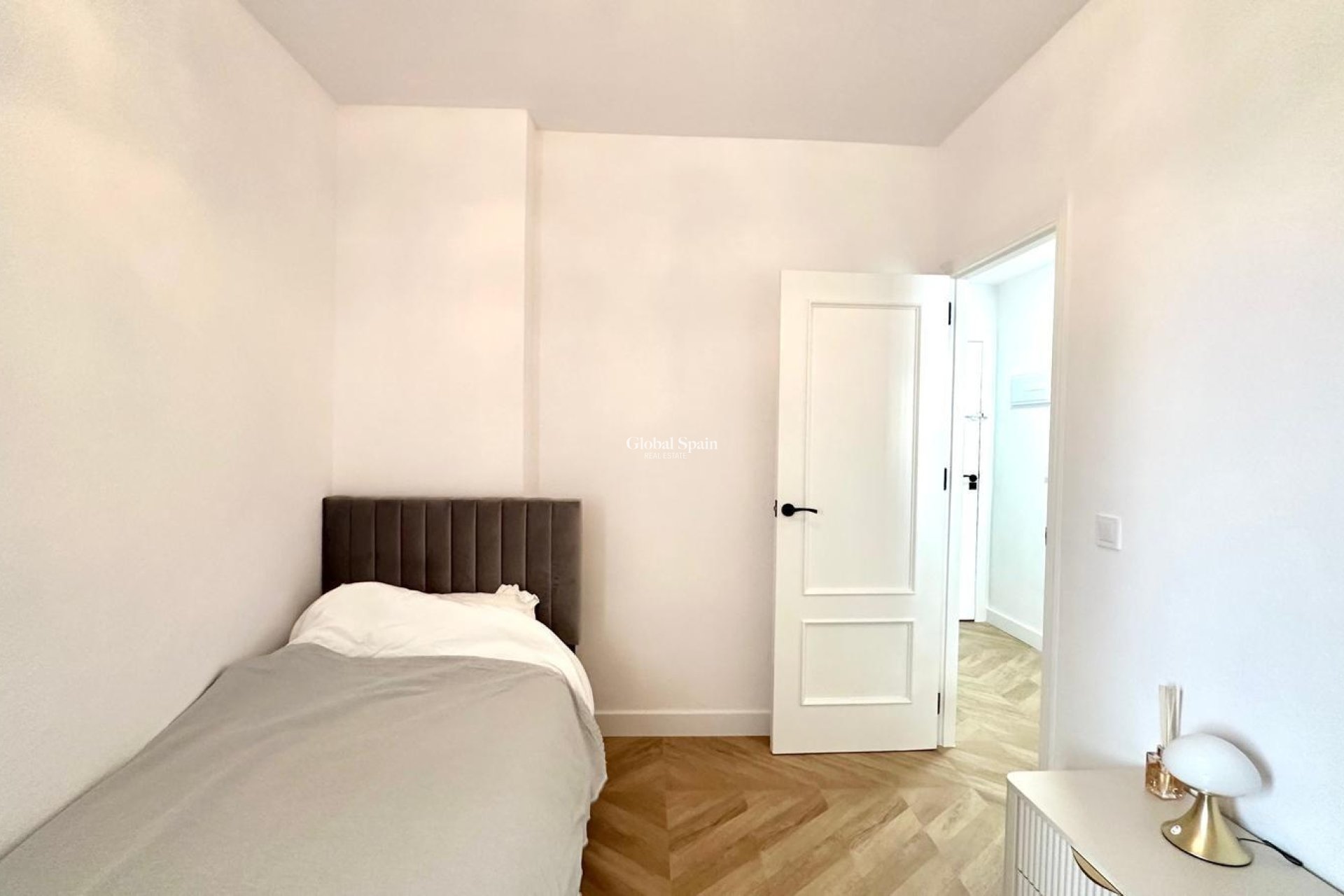 Wiederverkauf - WOHNUNG -
TORREVIEJA - Center