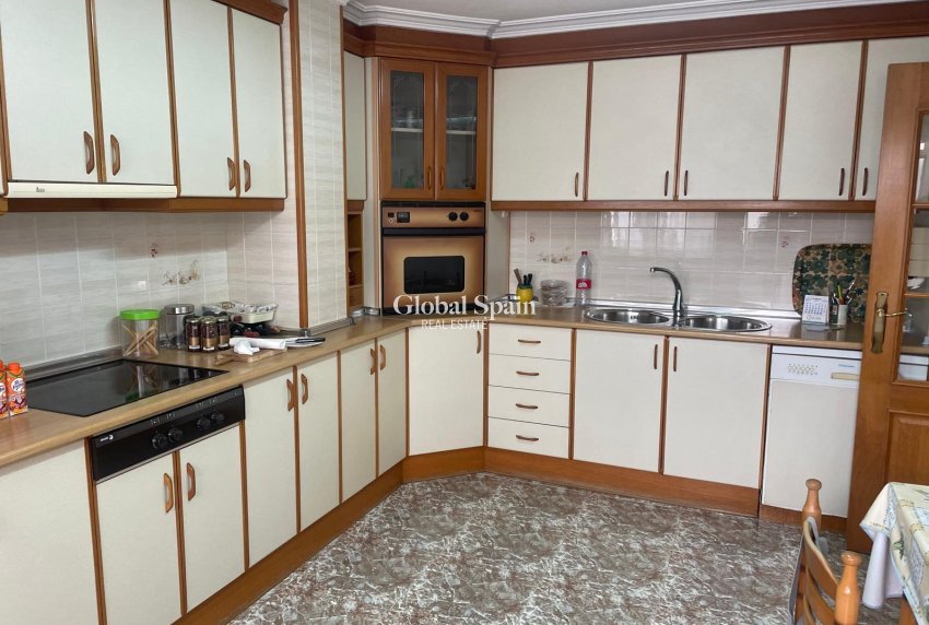 Wiederverkauf - WOHNUNG -
TORREVIEJA - Center