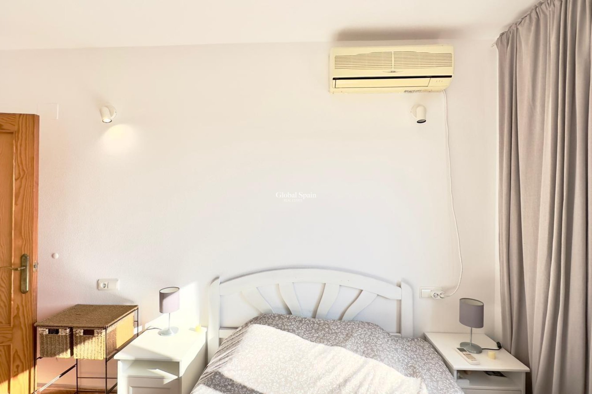 Wiederverkauf - WOHNUNG -
TORREVIEJA - Center