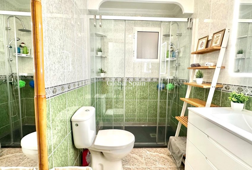 Wiederverkauf - WOHNUNG -
TORREVIEJA - Center