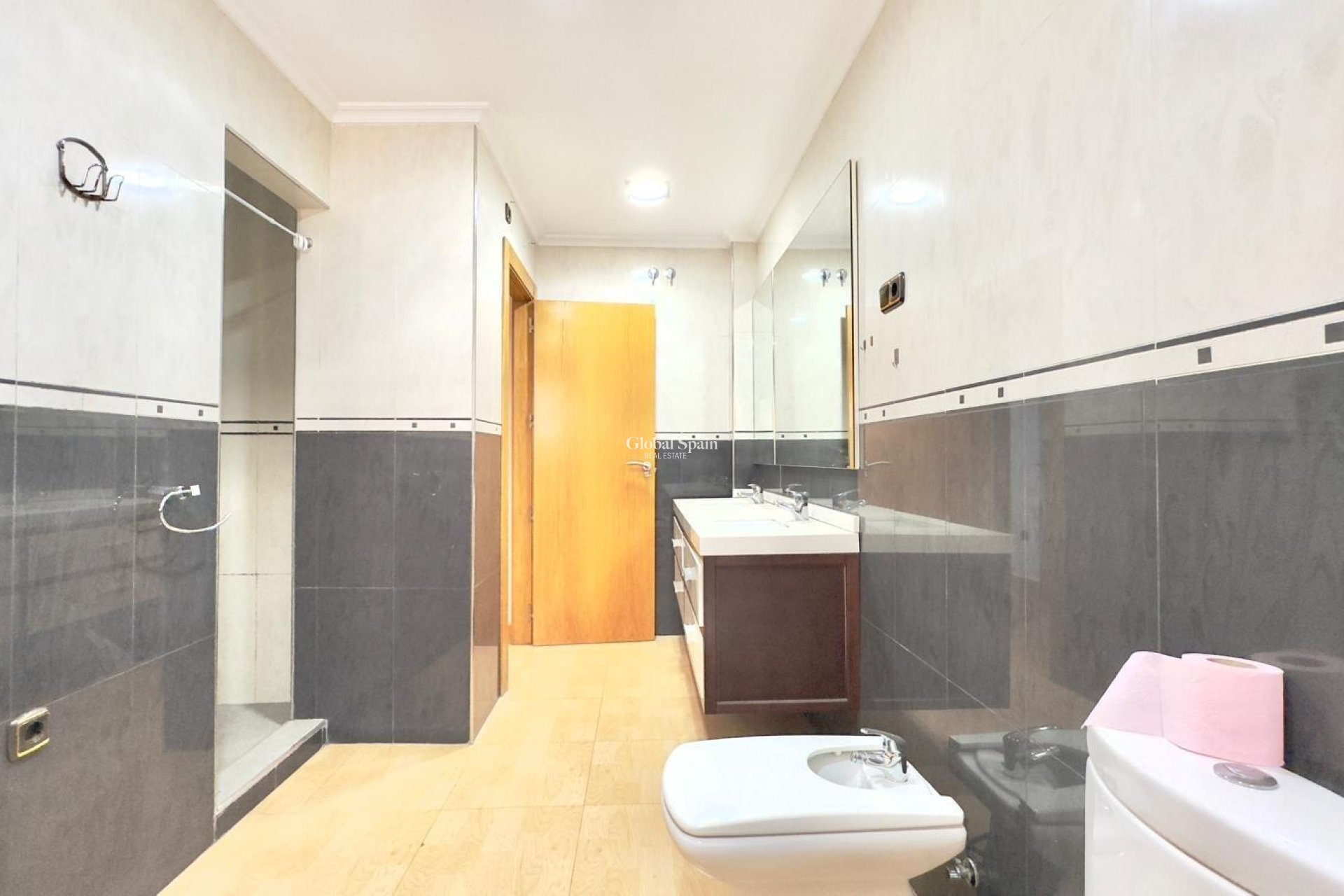 Wiederverkauf - WOHNUNG -
TORREVIEJA - Center