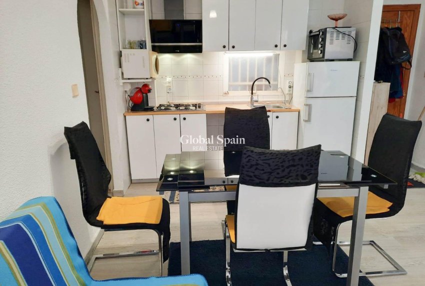 Wiederverkauf - WOHNUNG -
TORREVIEJA - Center