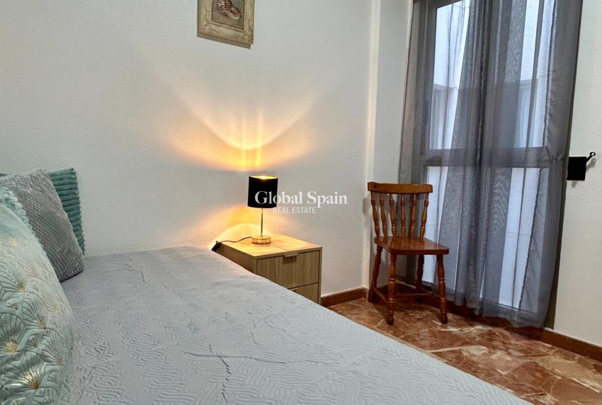 Wiederverkauf - WOHNUNG -
TORREVIEJA - Center