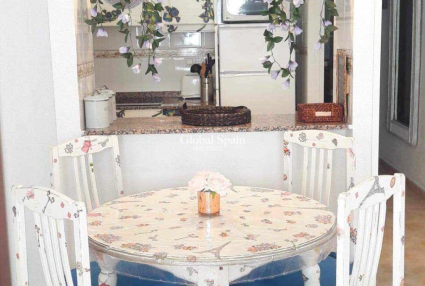 Wiederverkauf - WOHNUNG -
TORREVIEJA - Center