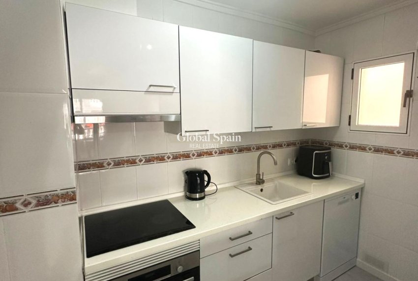 Wiederverkauf - WOHNUNG -
TORREVIEJA - Center