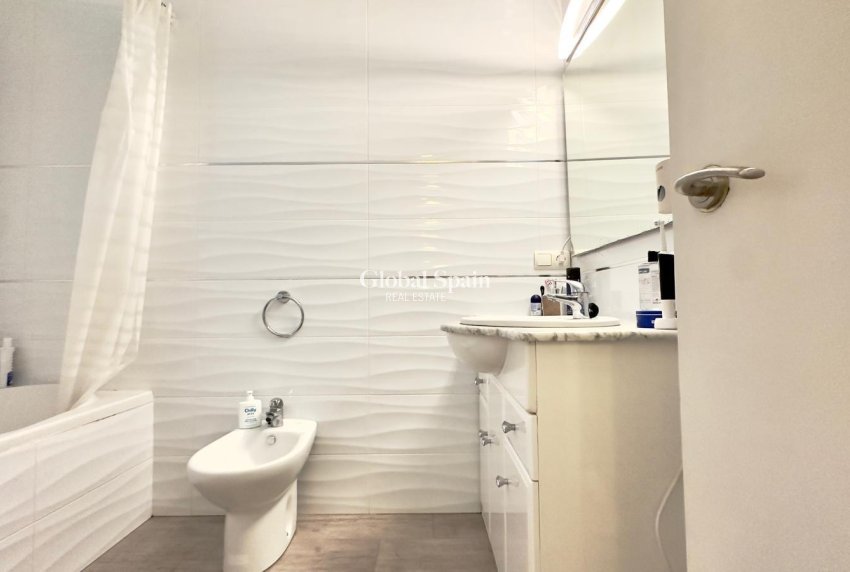 Wiederverkauf - WOHNUNG -
TORREVIEJA - Center