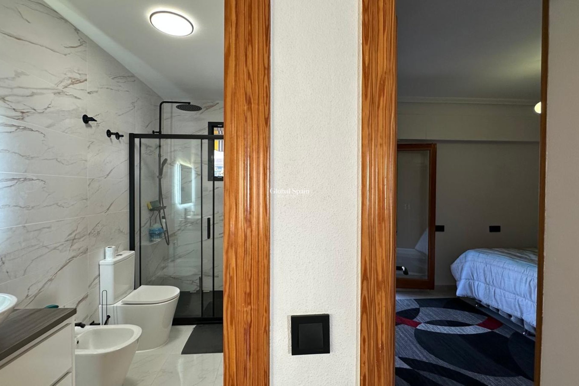 Wiederverkauf - WOHNUNG -
TORREVIEJA - Center