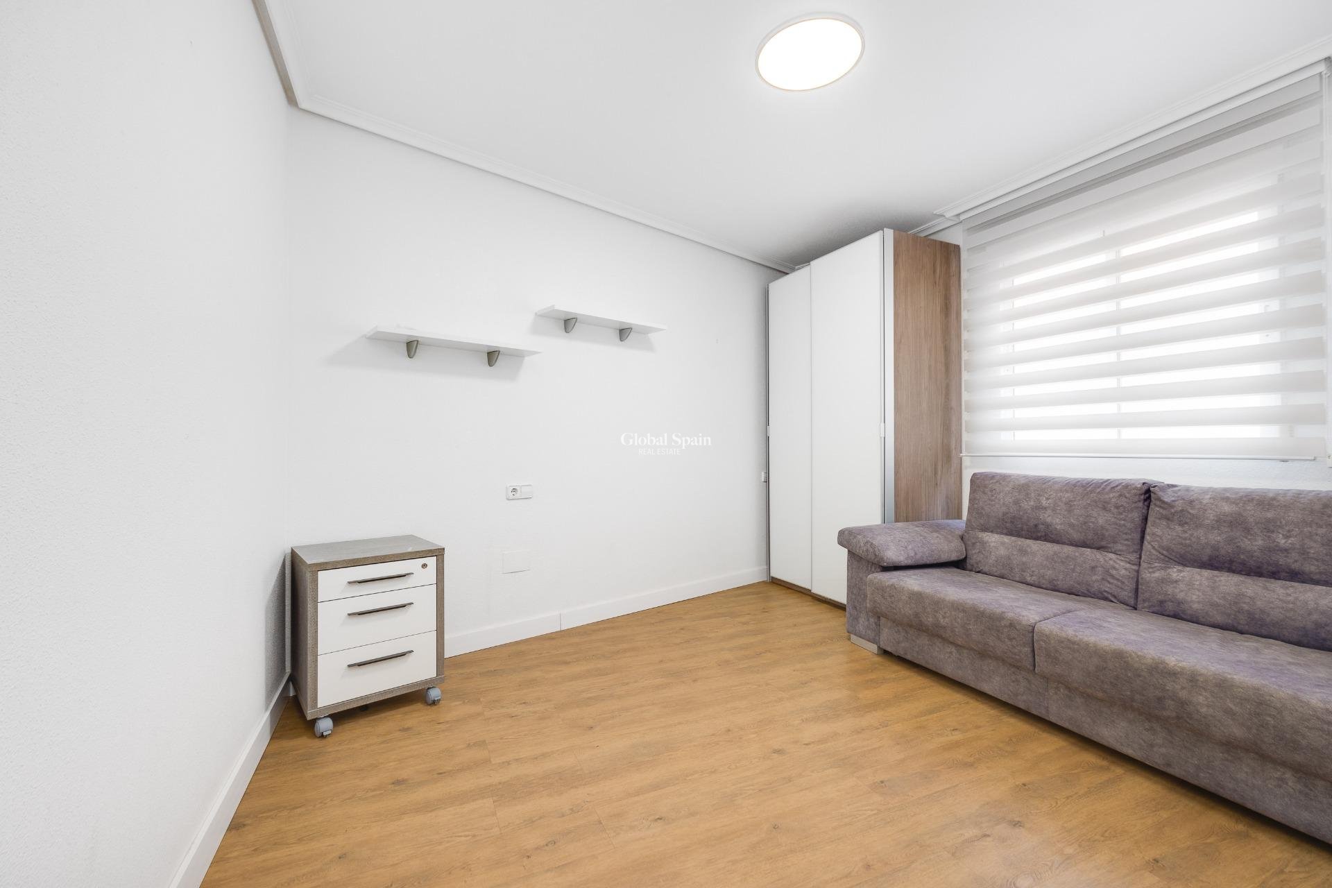 Wiederverkauf - WOHNUNG -
TORREVIEJA - Center