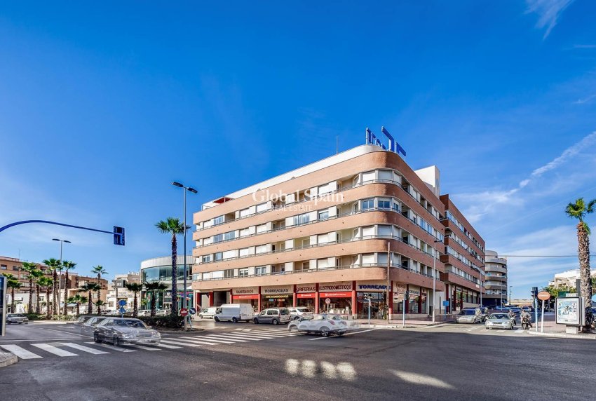 Wiederverkauf - WOHNUNG -
TORREVIEJA - Center