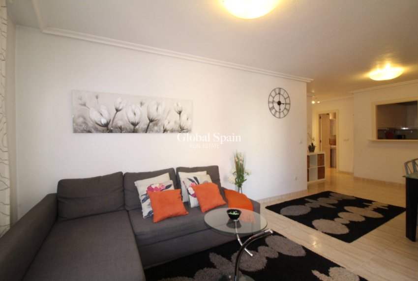 Wiederverkauf - WOHNUNG -
TORREVIEJA - Center