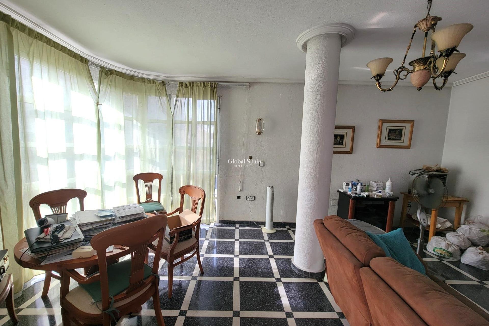 Wiederverkauf - WOHNUNG -
TORREVIEJA - Center