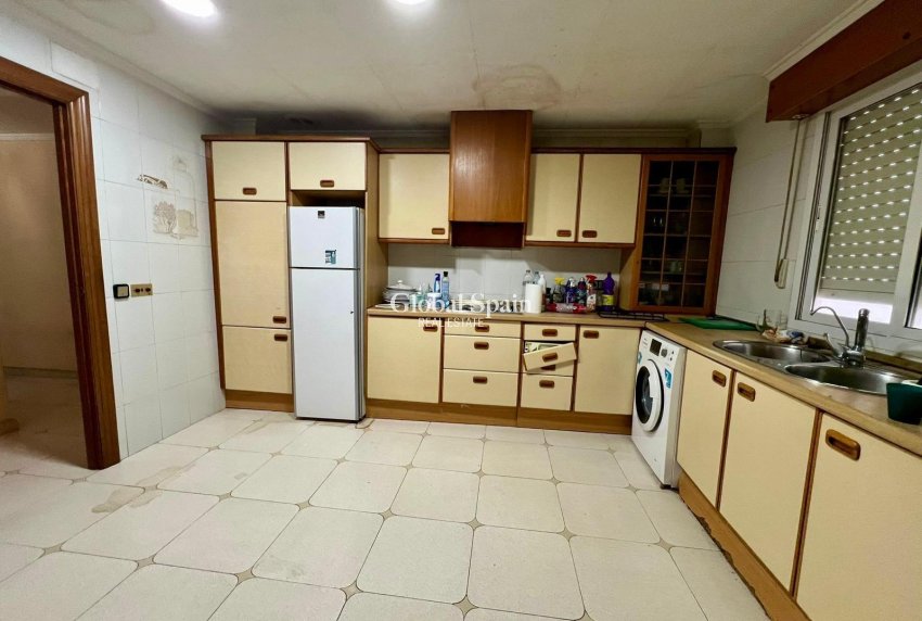 Wiederverkauf - WOHNUNG -
TORREVIEJA - Center