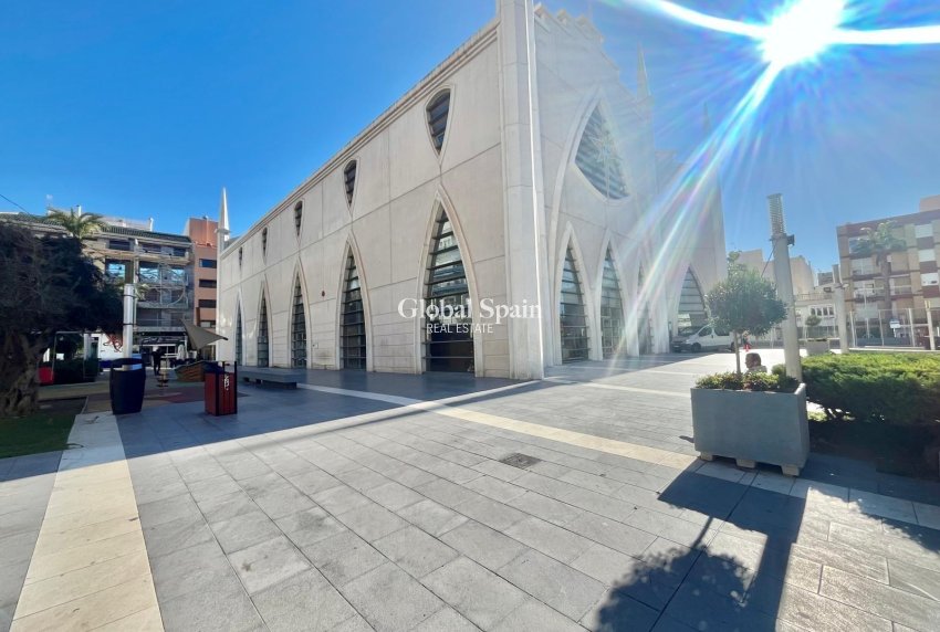 Wiederverkauf - WOHNUNG -
TORREVIEJA - Center