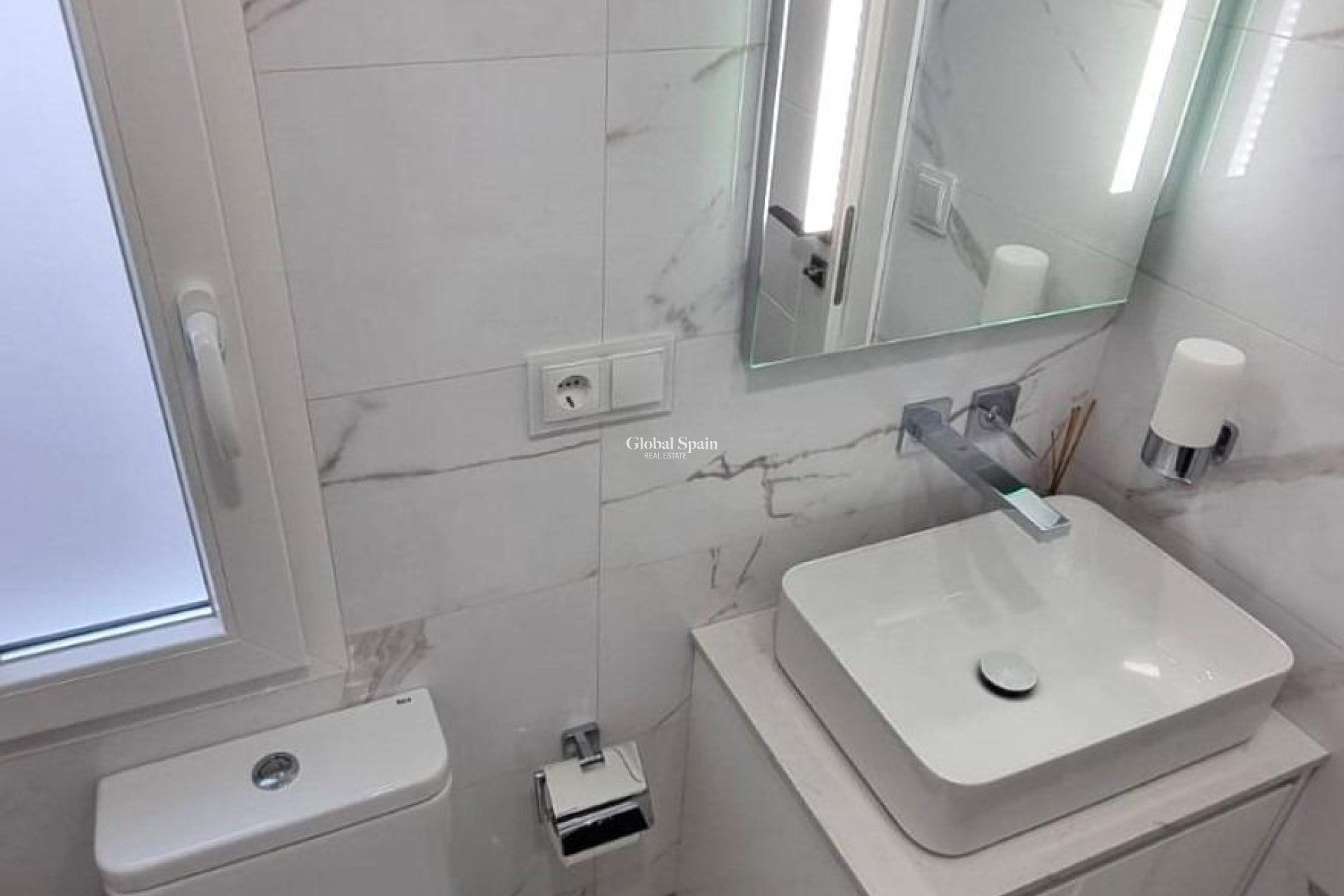 Wiederverkauf - WOHNUNG -
TORREVIEJA - Center