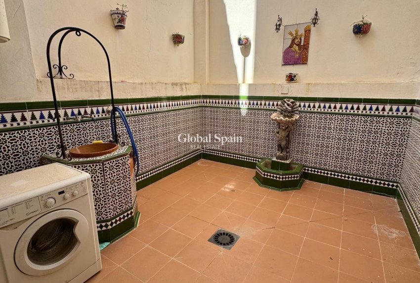 Wiederverkauf - WOHNUNG -
TORREVIEJA - Center