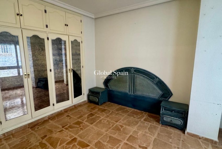 Wiederverkauf - WOHNUNG -
TORREVIEJA - Center