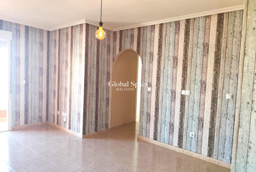 Wiederverkauf - WOHNUNG -
TORREVIEJA - Center