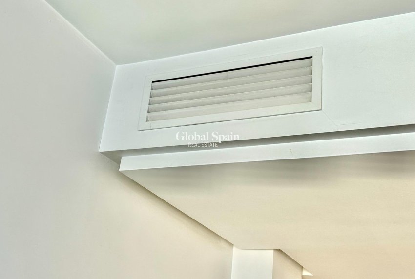 Wiederverkauf - WOHNUNG -
TORREVIEJA - Center