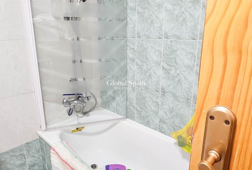 Wiederverkauf - WOHNUNG -
TORREVIEJA - Center