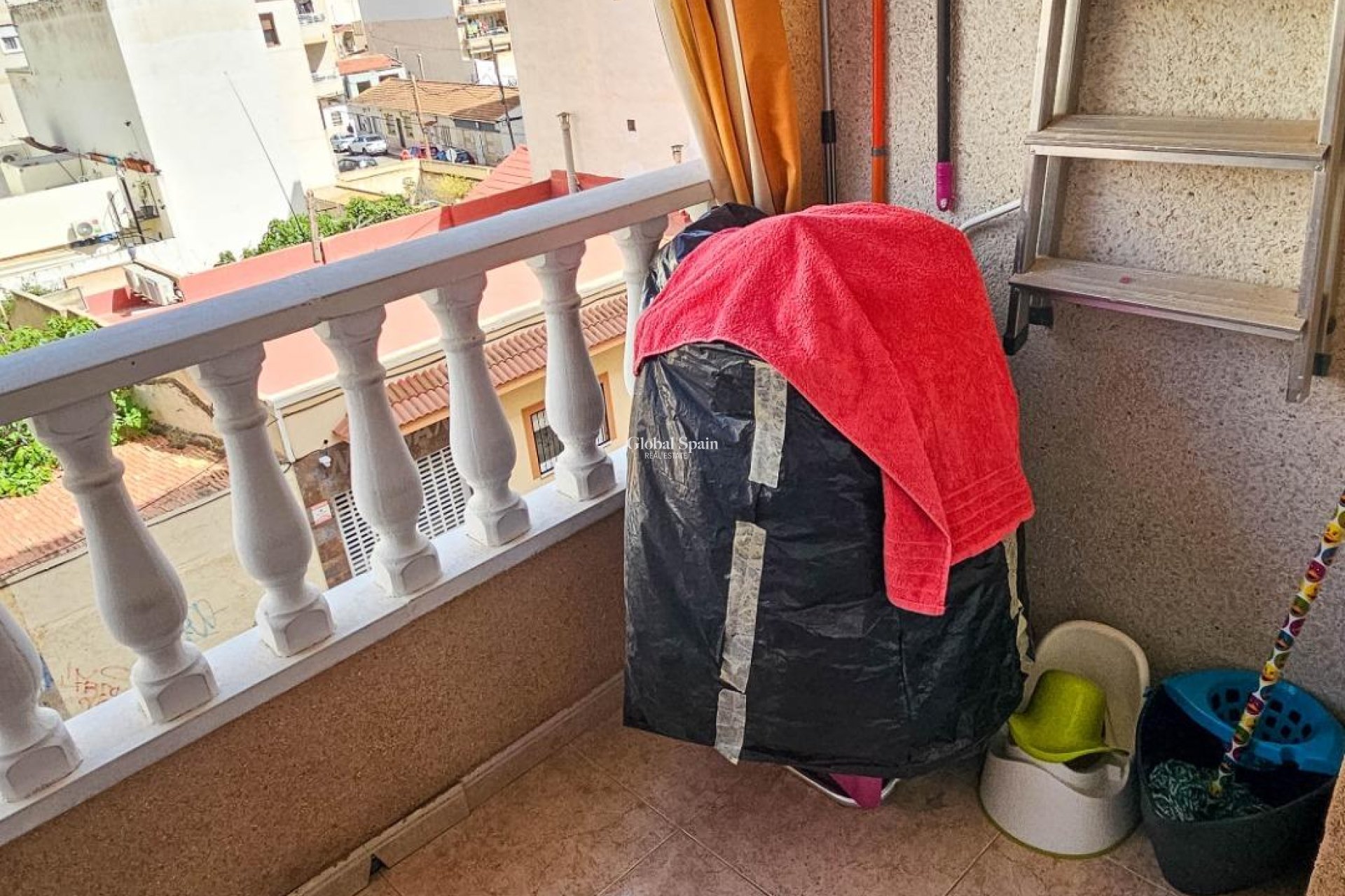 Wiederverkauf - WOHNUNG -
TORREVIEJA - Center