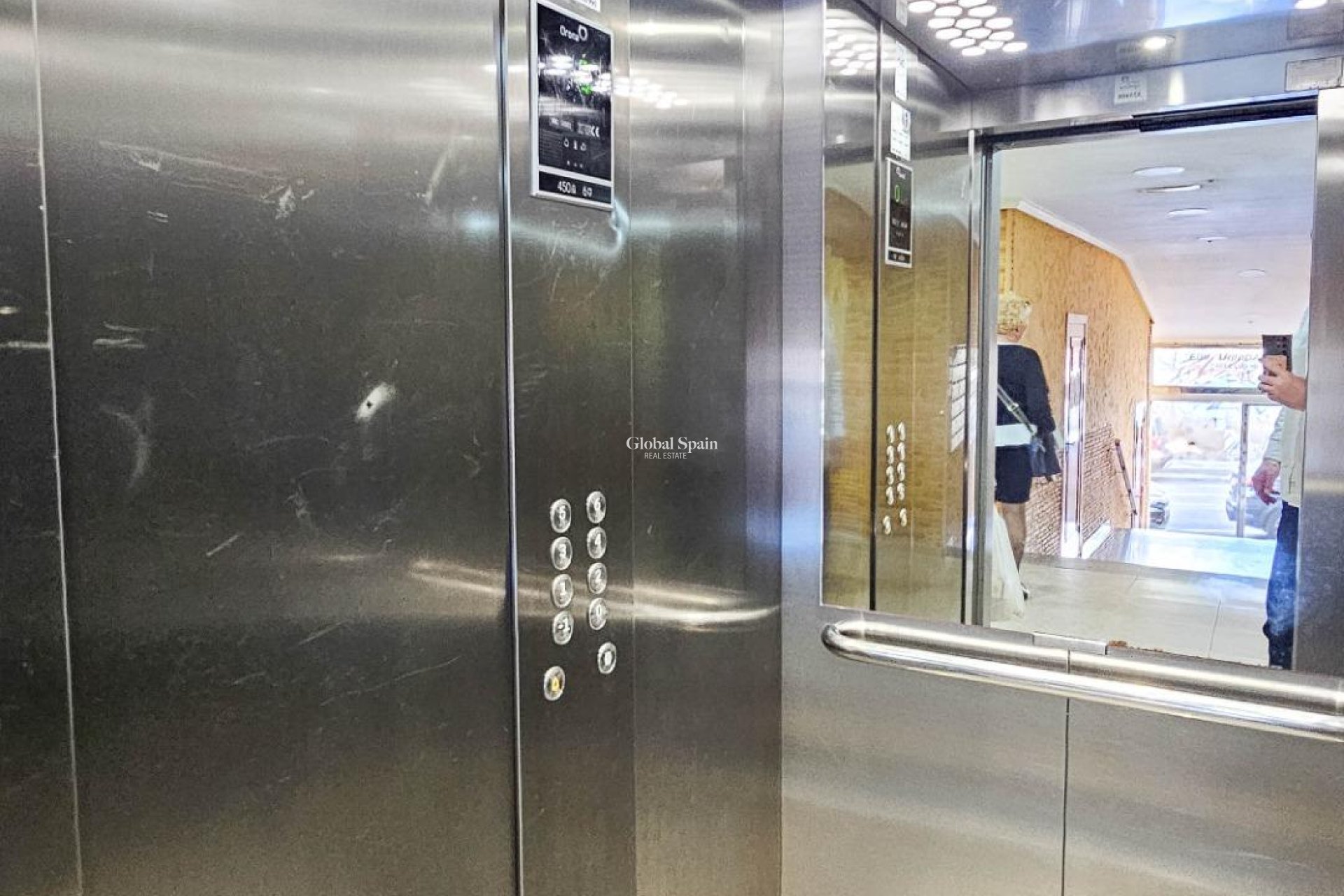 Wiederverkauf - WOHNUNG -
TORREVIEJA - Center